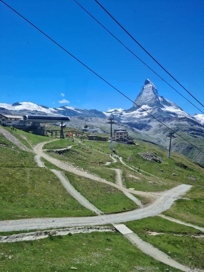 Im Alten Dorfteil Von Zermatt Esterno foto
